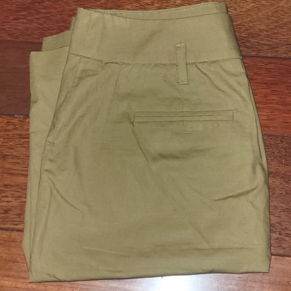 Banana Republic skirt in size 4 petite - Picture 5 of 7